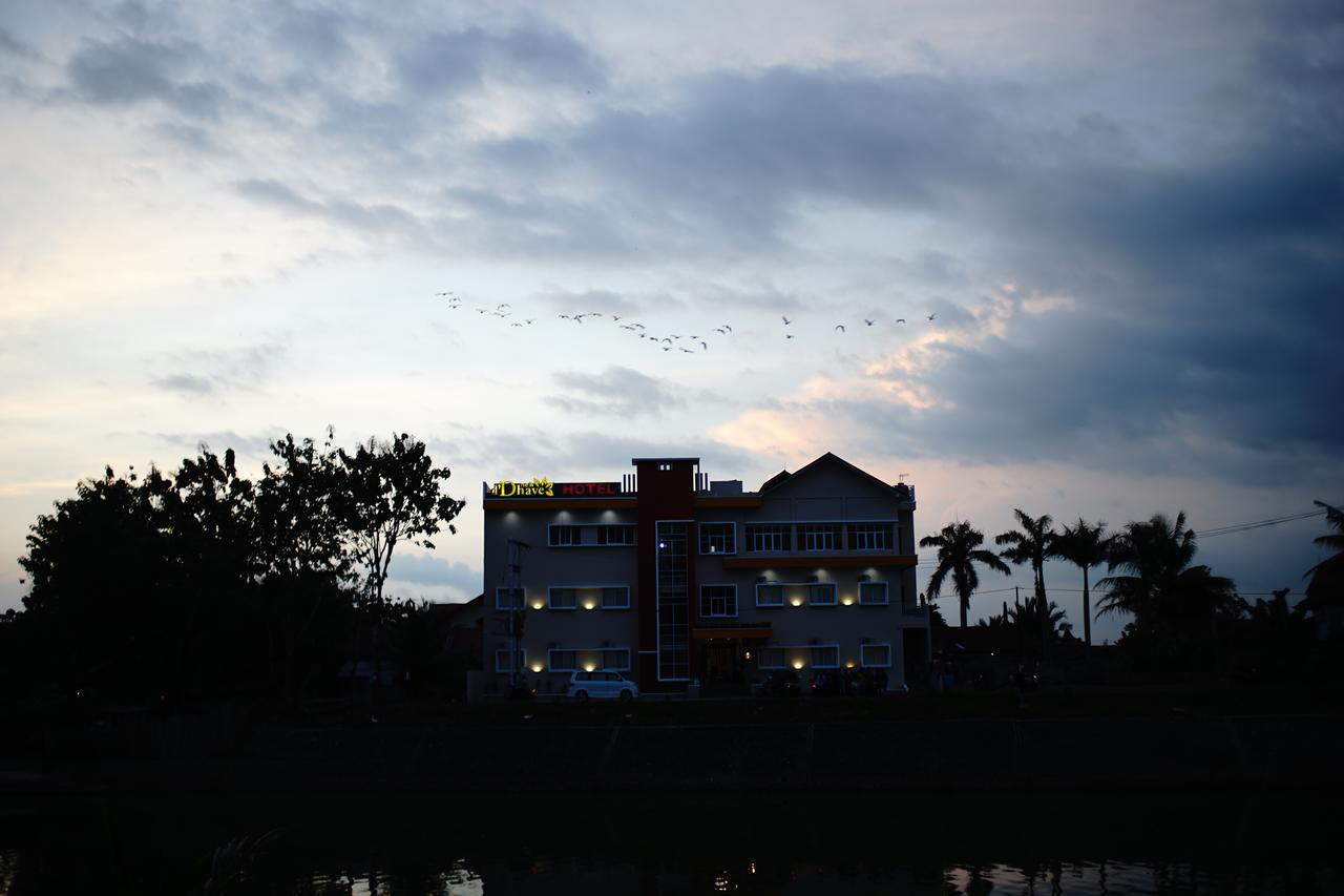 New D'Dhave Hotel Padang  Dış mekan fotoğraf